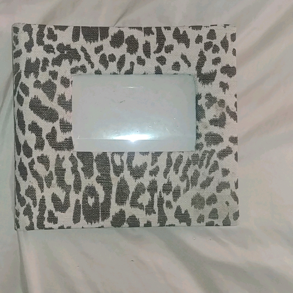 Photo album leapord print